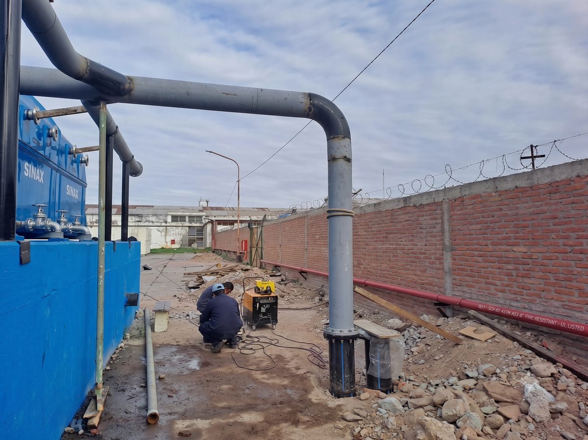 Montaje y soldadura de cañería SCH80 en obra
